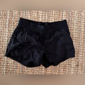 The North Face Women's Black Shorts Medium